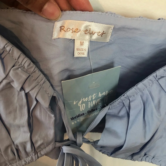 Front tie crop top with statement sleeves - Picture 9 of 12